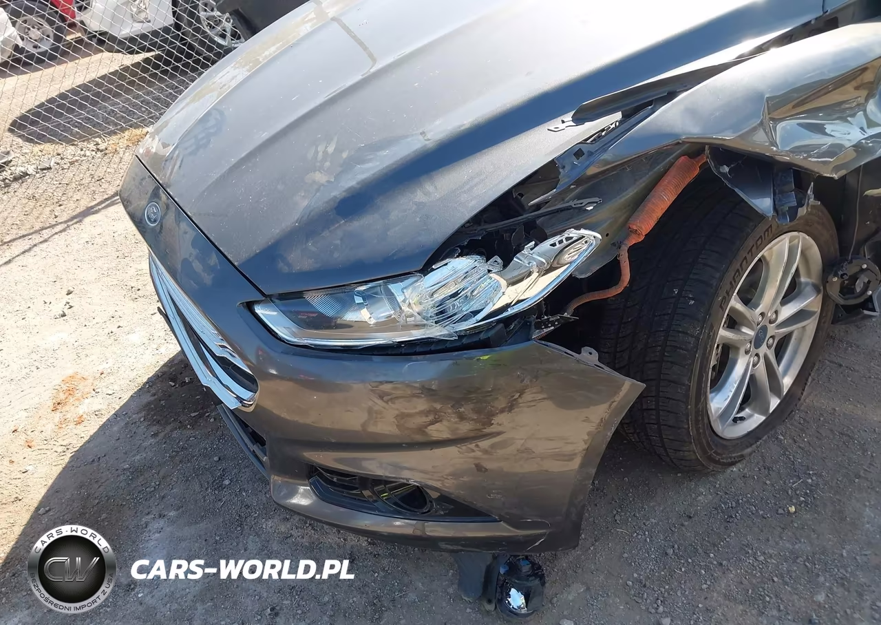 2016 Ford Fusion Energi Titanium VIN:3FA6P0SU5GR115117 - 6