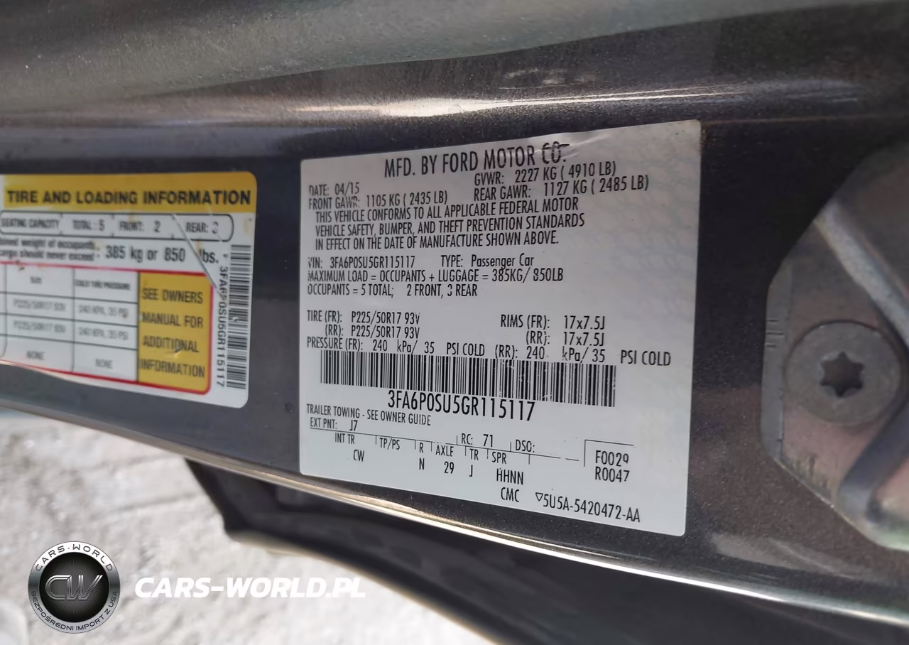 2016 Ford Fusion Energi Titanium VIN:3FA6P0SU5GR115117 - 9