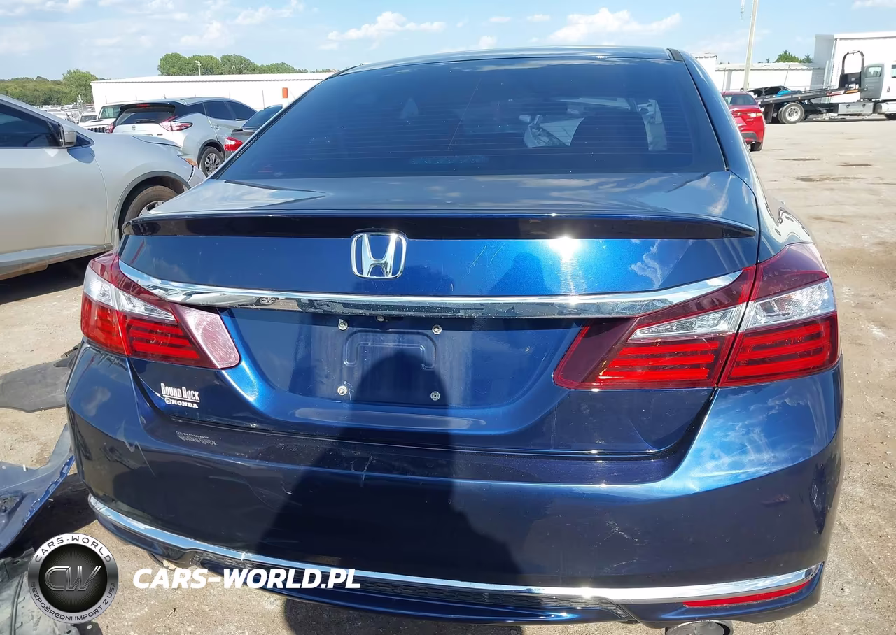 2017 Honda Accord Sport VIN:1HGCR2F58HA288486 - 17
