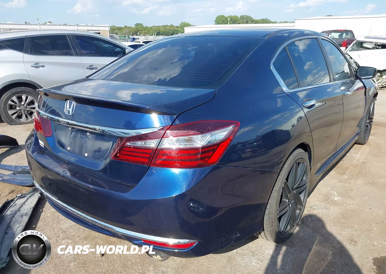 2017 Honda Accord Sport VIN:1HGCR2F58HA288486 - 4