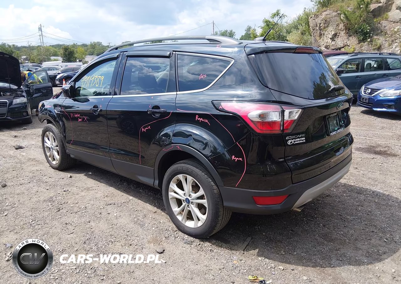 2018 Ford Escape Se VIN:1FMCU9GD2JUB92106 - 3