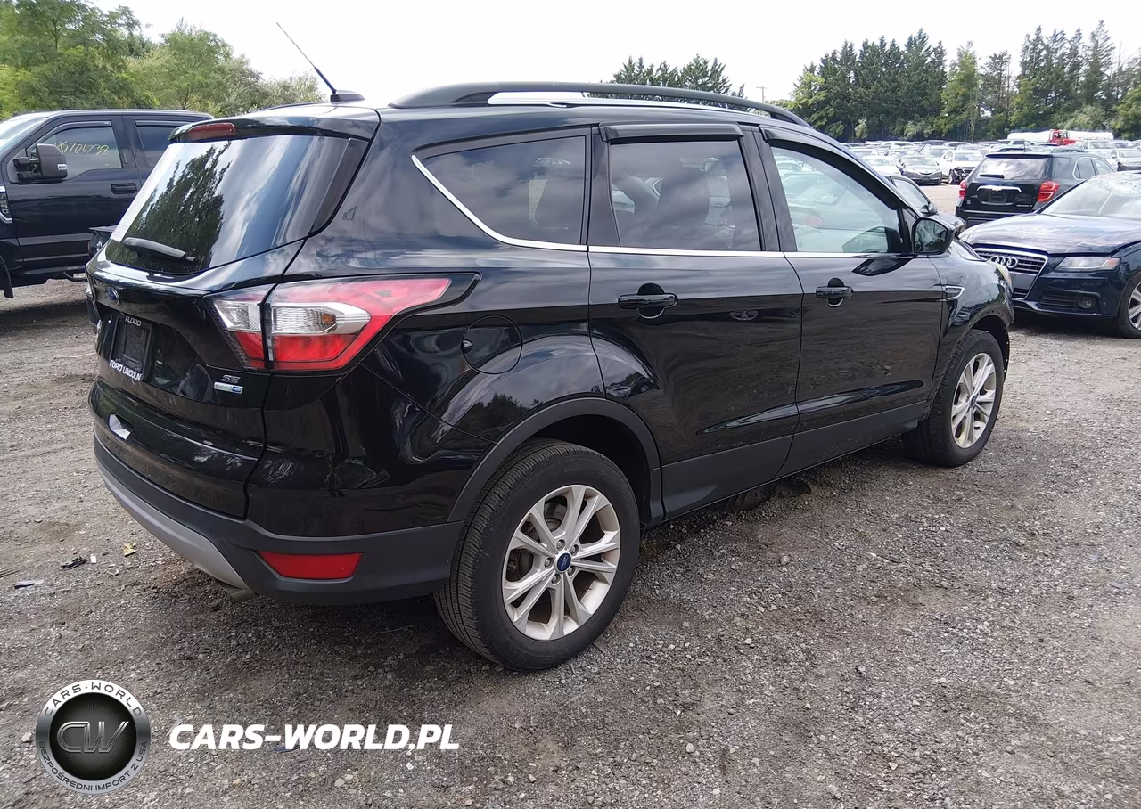 2018 Ford Escape Se VIN:1FMCU9GD2JUB92106 - 4