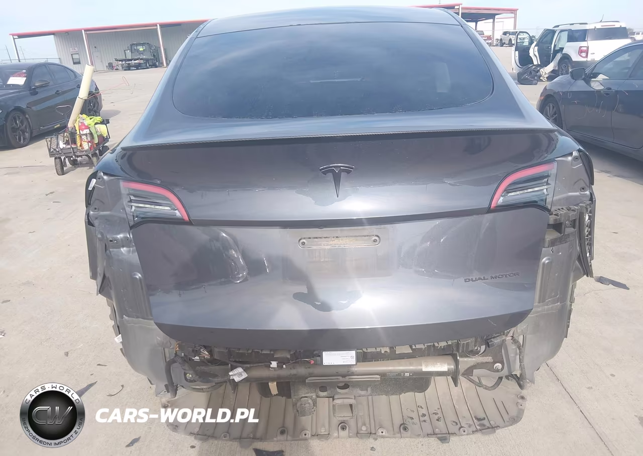 2020 Tesla Model Y Long Range Dual Motor All-Wheel Drive VIN:5YJYGDEE1LF041592 - 16