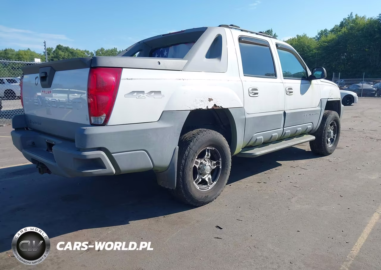 2002 Chevrolet Avalanche 2500 VIN:3GNGK23G42G180585 - 4
