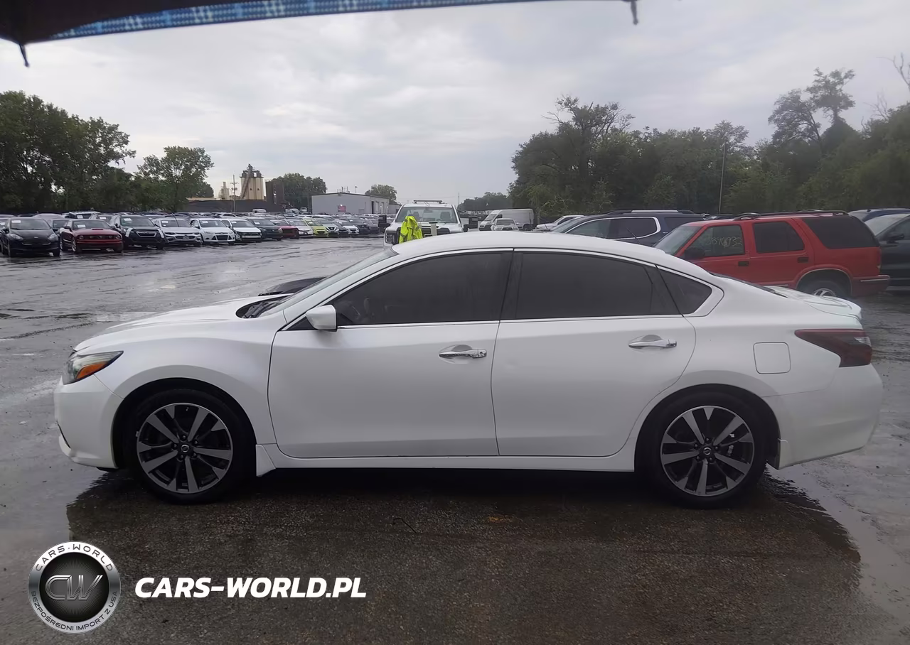 2017 Nissan Altima 2.5 Sr VIN:1N4AL3AP4HN355346 - 14