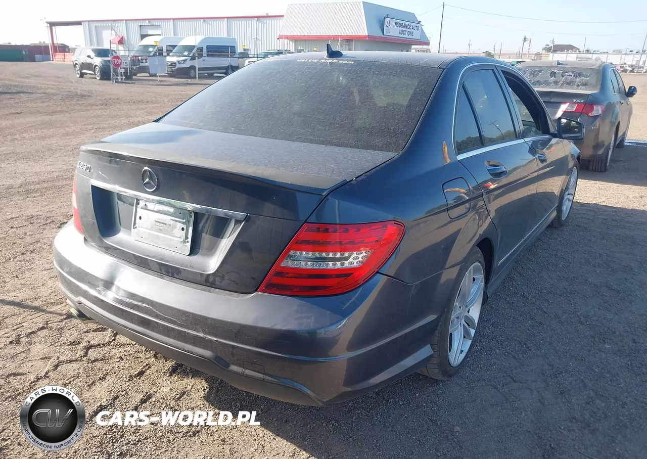 2013 Mercedes-Benz C 250 Sport VIN:WDDGF4HB7DR258548 - 4