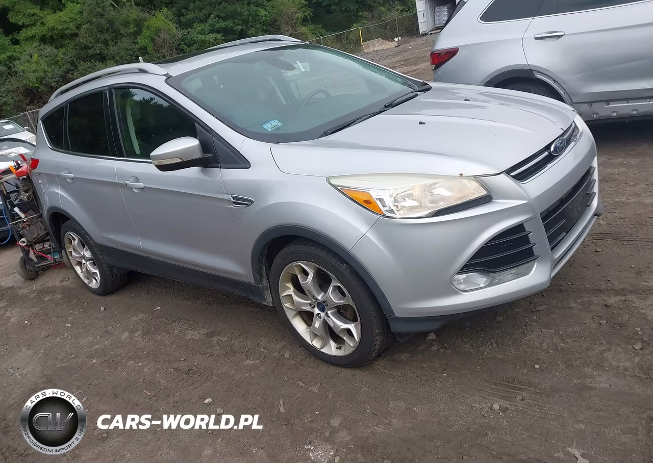 2015 Ford Escape Titanium – zdjęcie 1 z 11