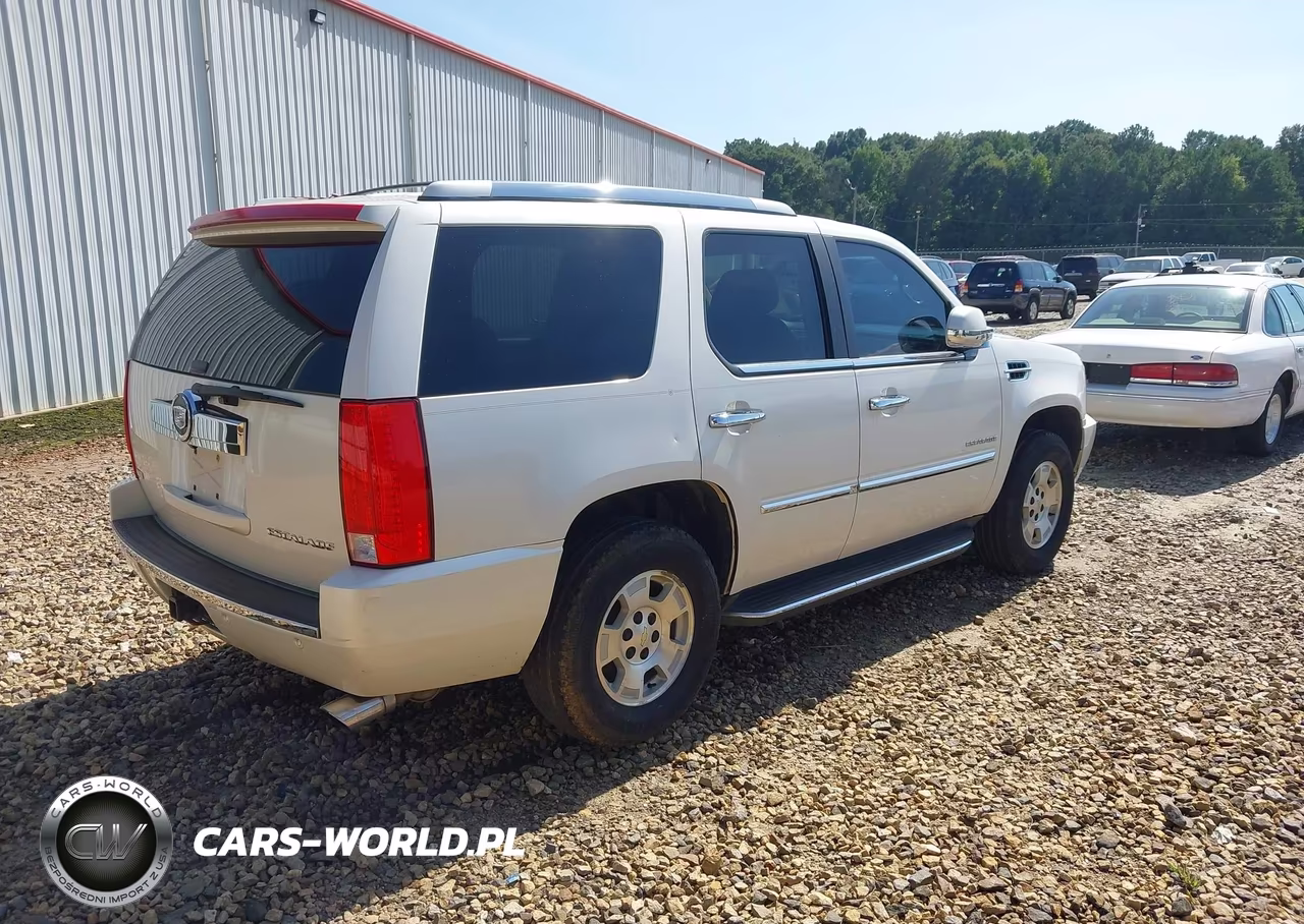 2011 Cadillac Escalade Luxury VIN:1GYS4BEF5BR152161 - 4