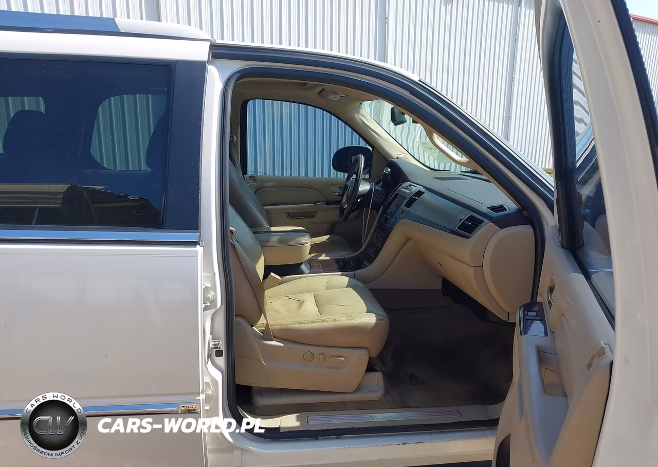 2011 Cadillac Escalade Luxury VIN:1GYS4BEF5BR152161 - 5