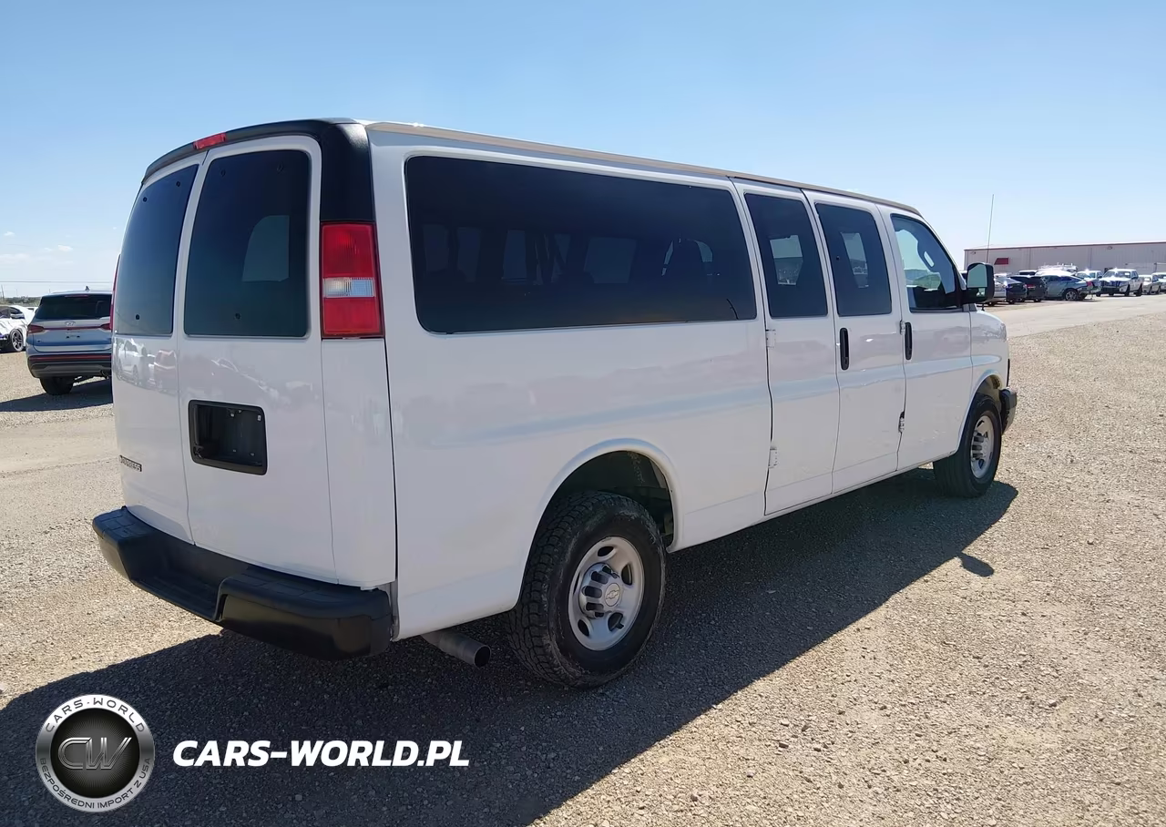 2019 Chevrolet Express 3500 Ls VIN:1GAZGNFG2K1345752 - 4