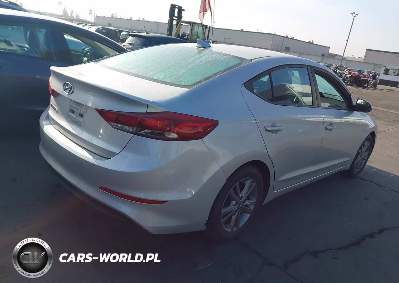 2017 Hyundai Elantra Se VIN:5NPD84LF6HH138299 - 4