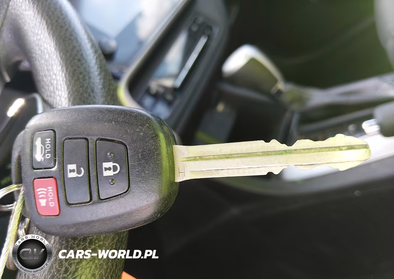 2017 Toyota Corolla Le VIN:5YFBURHE6HP612304 - 11
