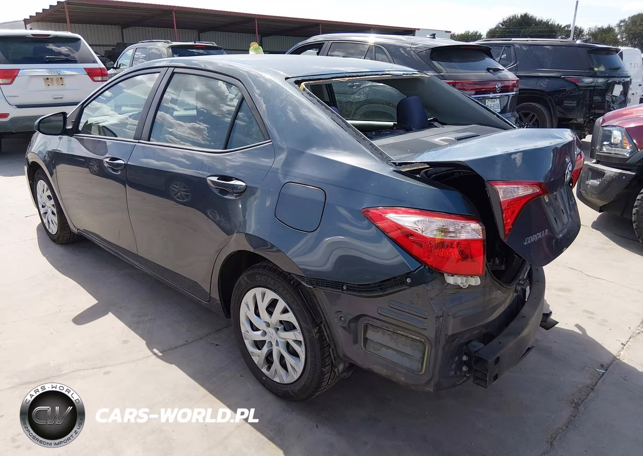 2017 Toyota Corolla Le VIN:5YFBURHE6HP612304 - 3