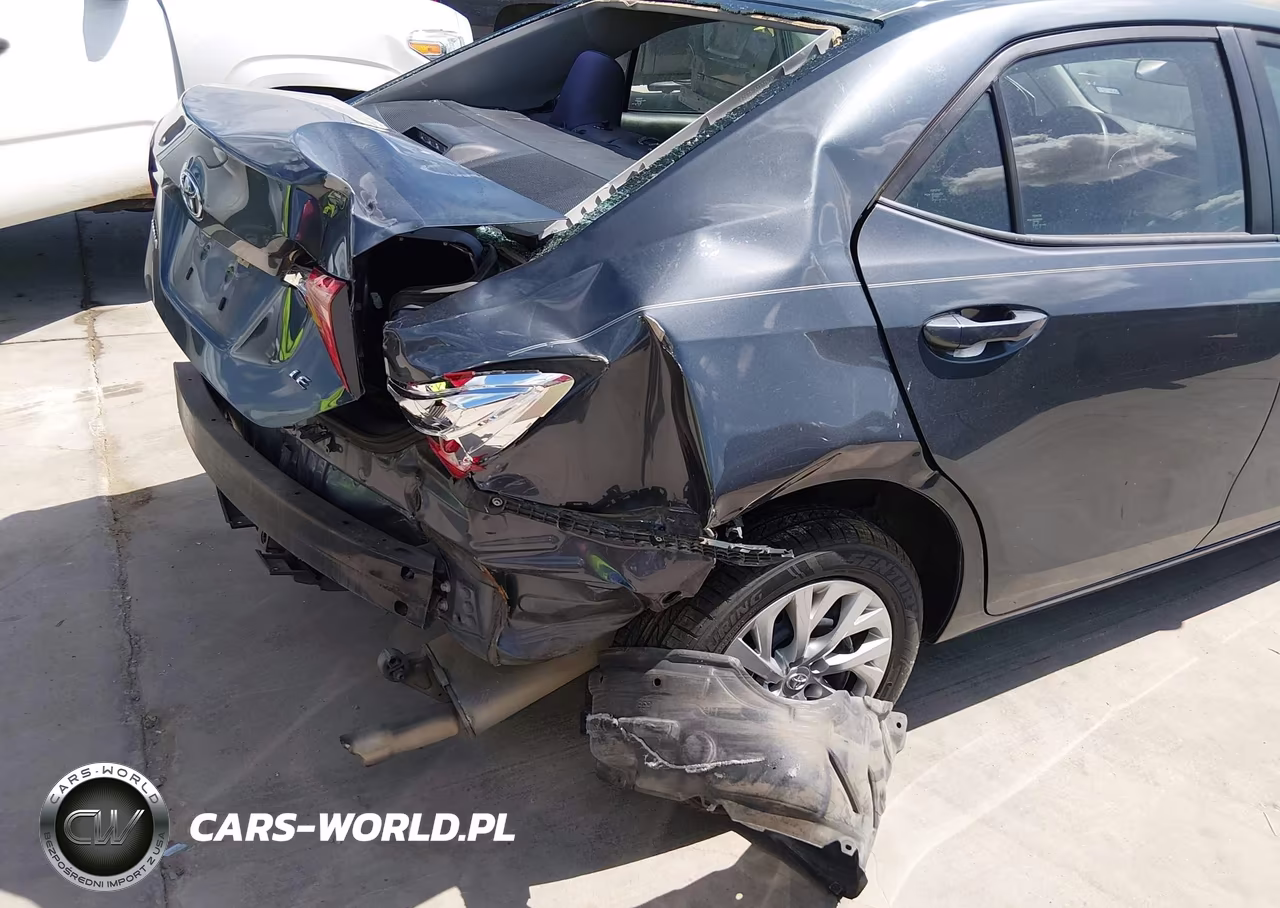 2017 Toyota Corolla Le VIN:5YFBURHE6HP612304 - 6