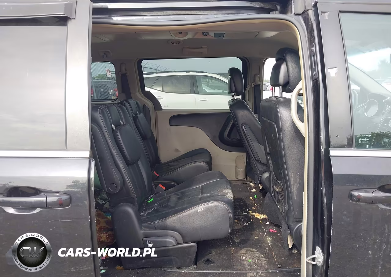 2015 Chrysler Town & Country Touring VIN:2C4RC1BGXFR751362 - 8