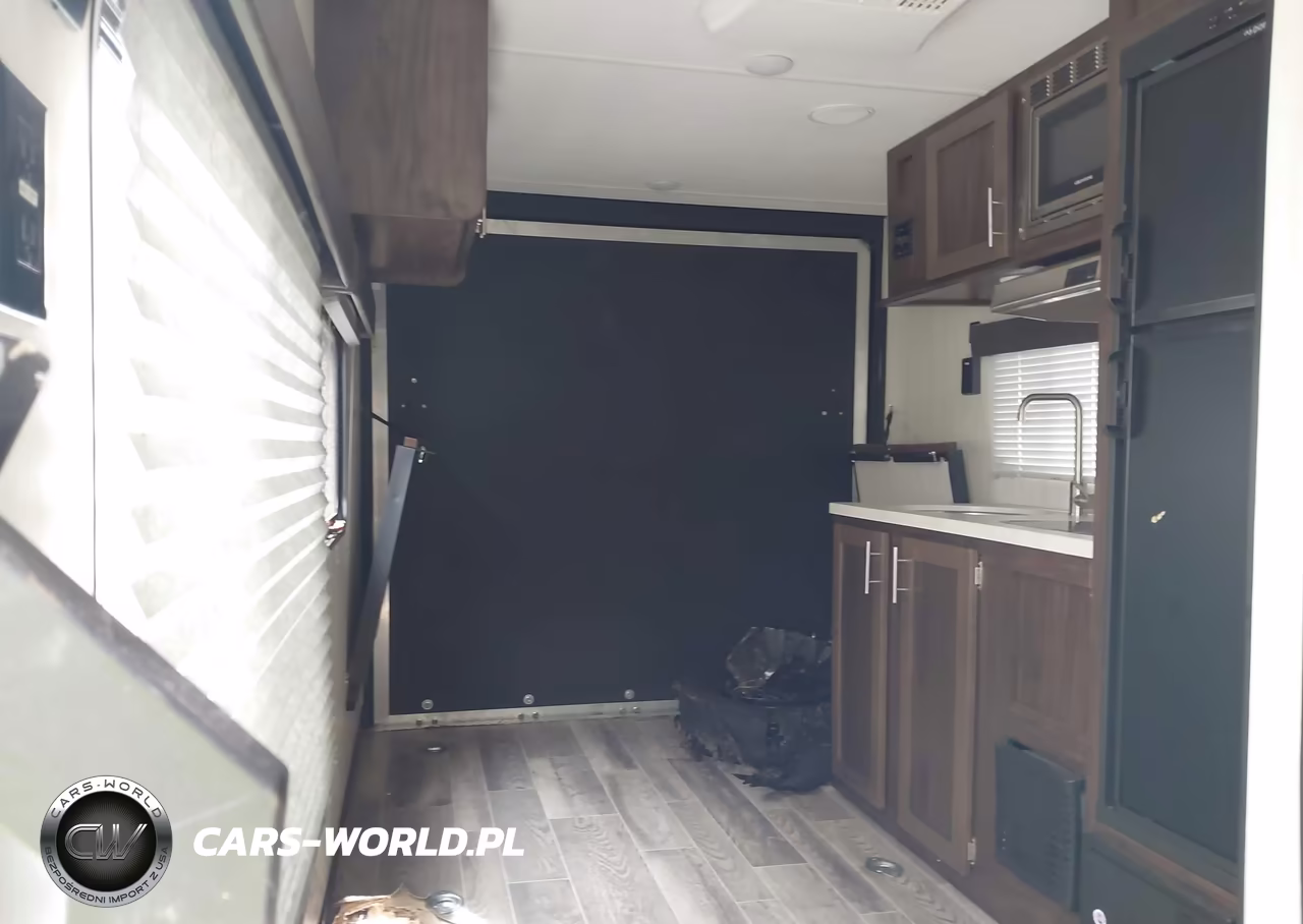 2019 Forest River Cherokee Wolf Pup 18Rjb Toyhauler Travel Trailer VIN:5ZT2CKGC5KY003085 - 5