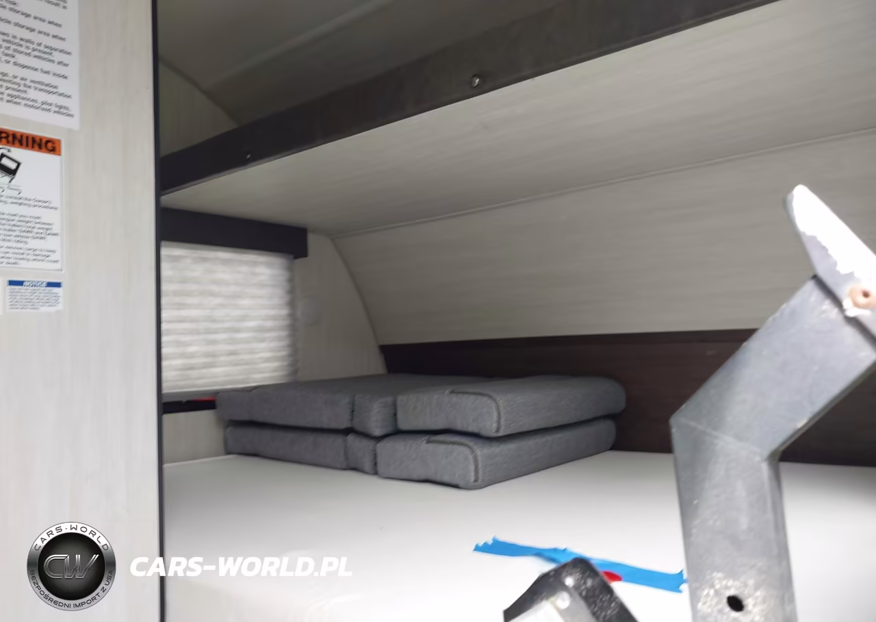 2019 Forest River Cherokee Wolf Pup 18Rjb Toyhauler Travel Trailer VIN:5ZT2CKGC5KY003085 - 8