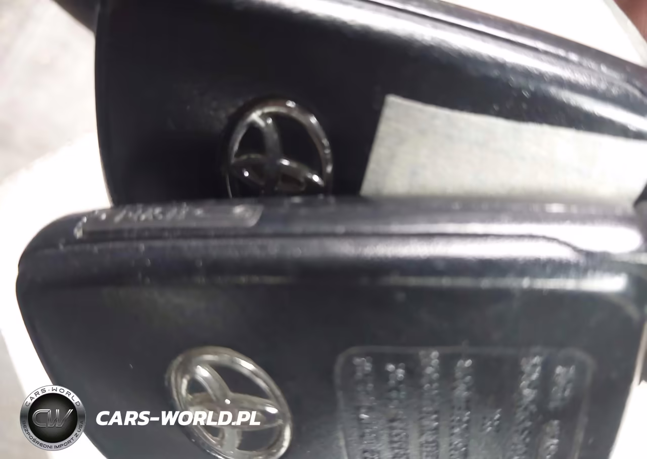 2012 Toyota Prius Two VIN:JTDKN3DU8C5389714 - 11