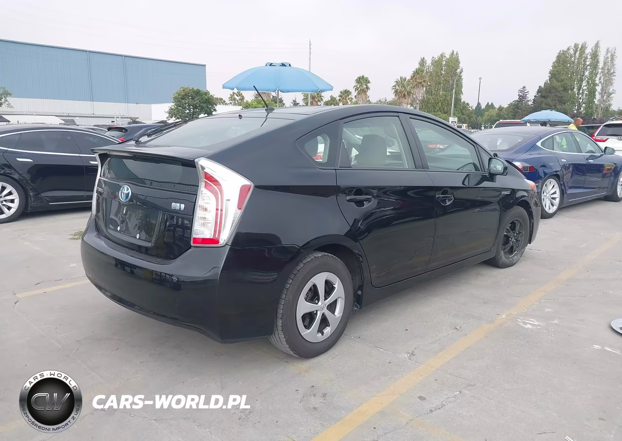 2012 Toyota Prius Two VIN:JTDKN3DU8C5389714 - 4