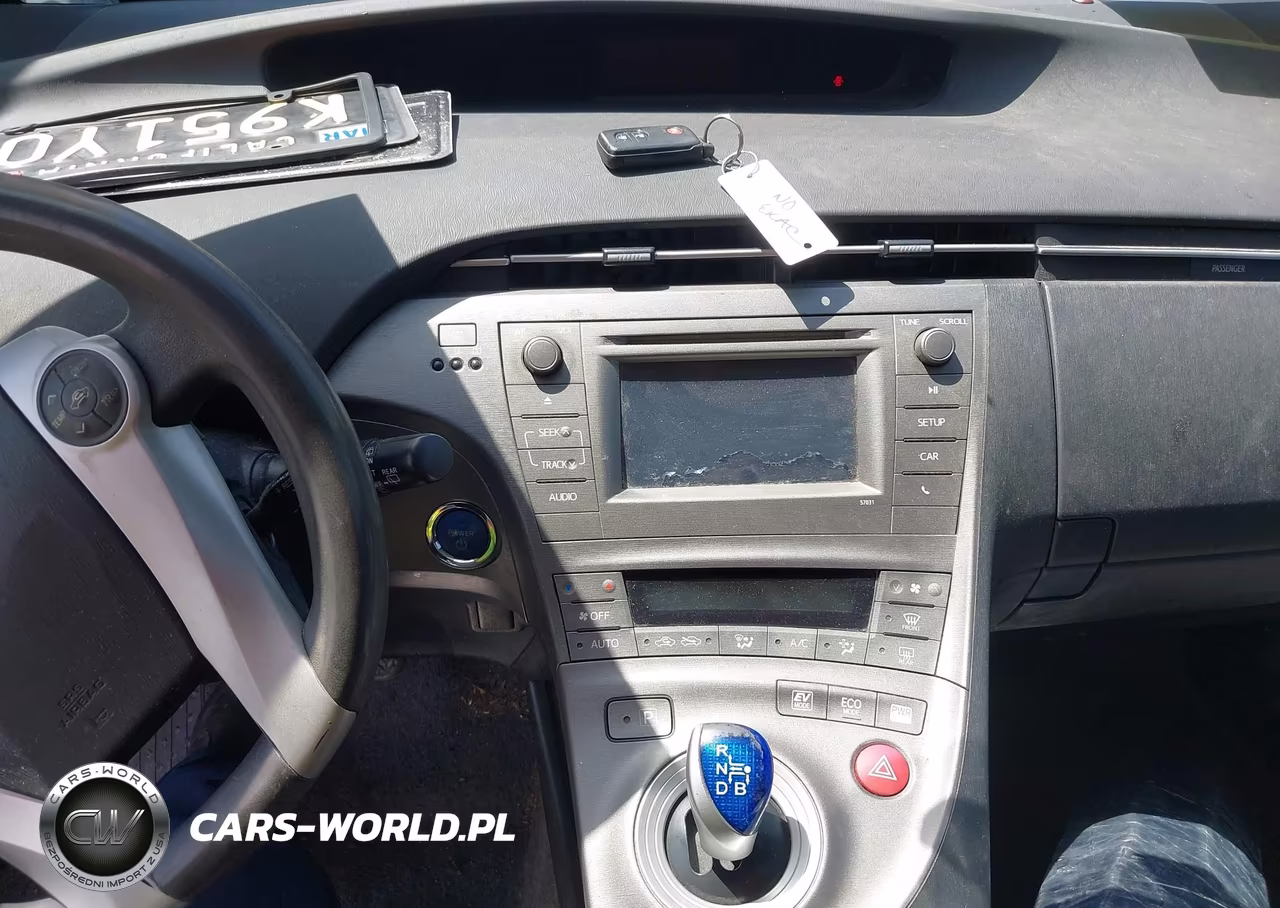 2014 Toyota Prius Two VIN:JTDKN3DUXE1741153 - 11