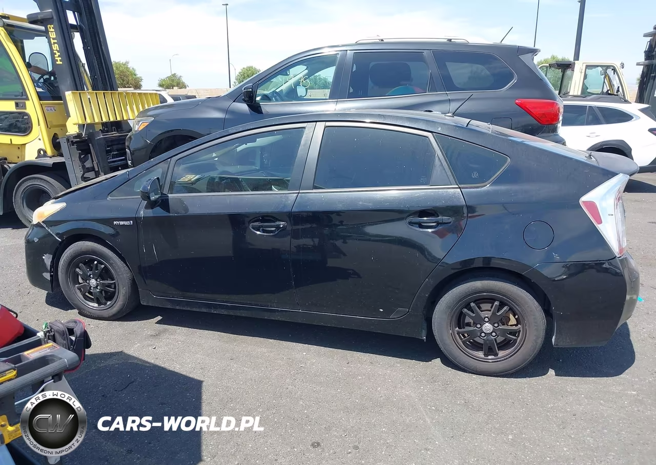 2014 Toyota Prius Two VIN:JTDKN3DUXE1741153 - 14