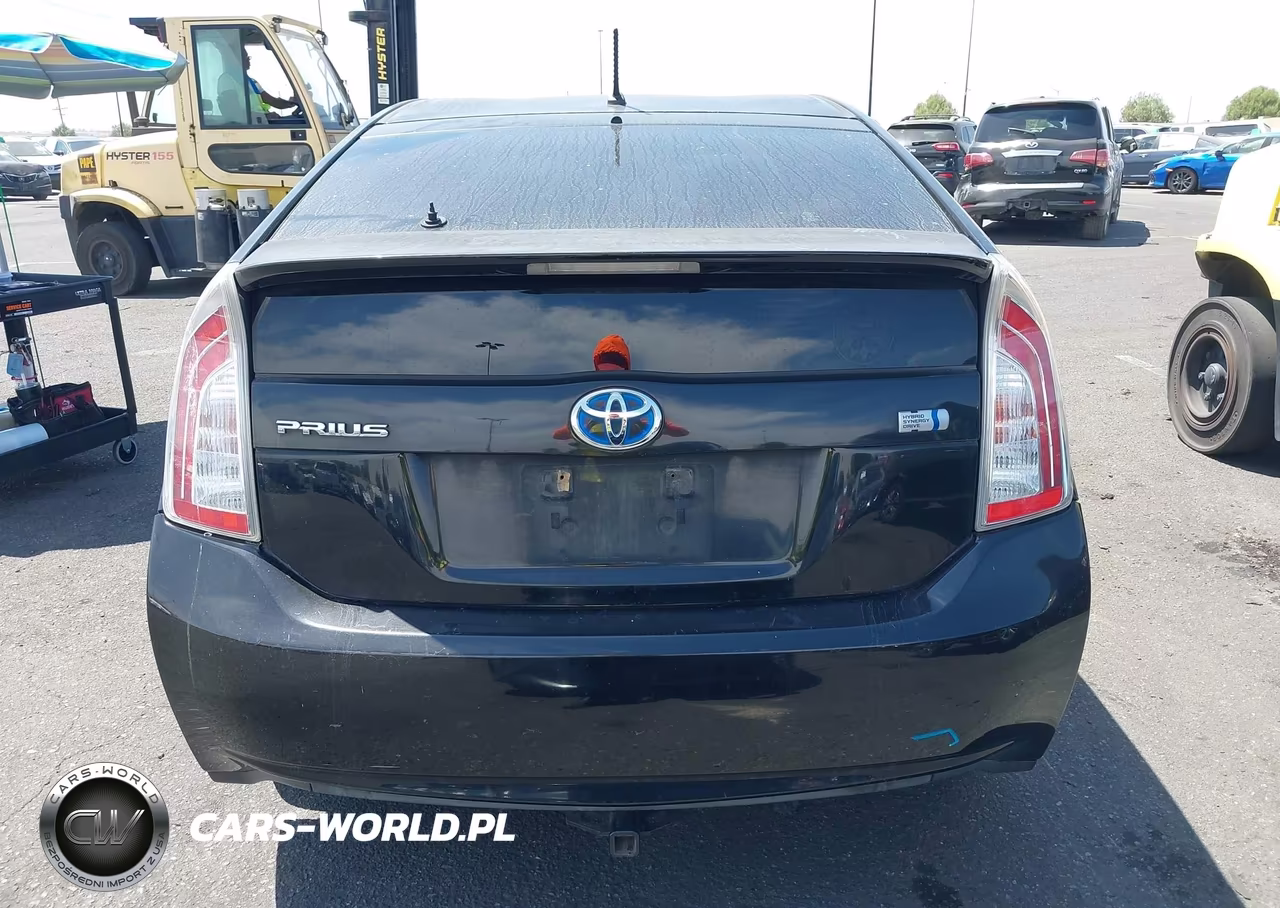 2014 Toyota Prius Two VIN:JTDKN3DUXE1741153 - 16