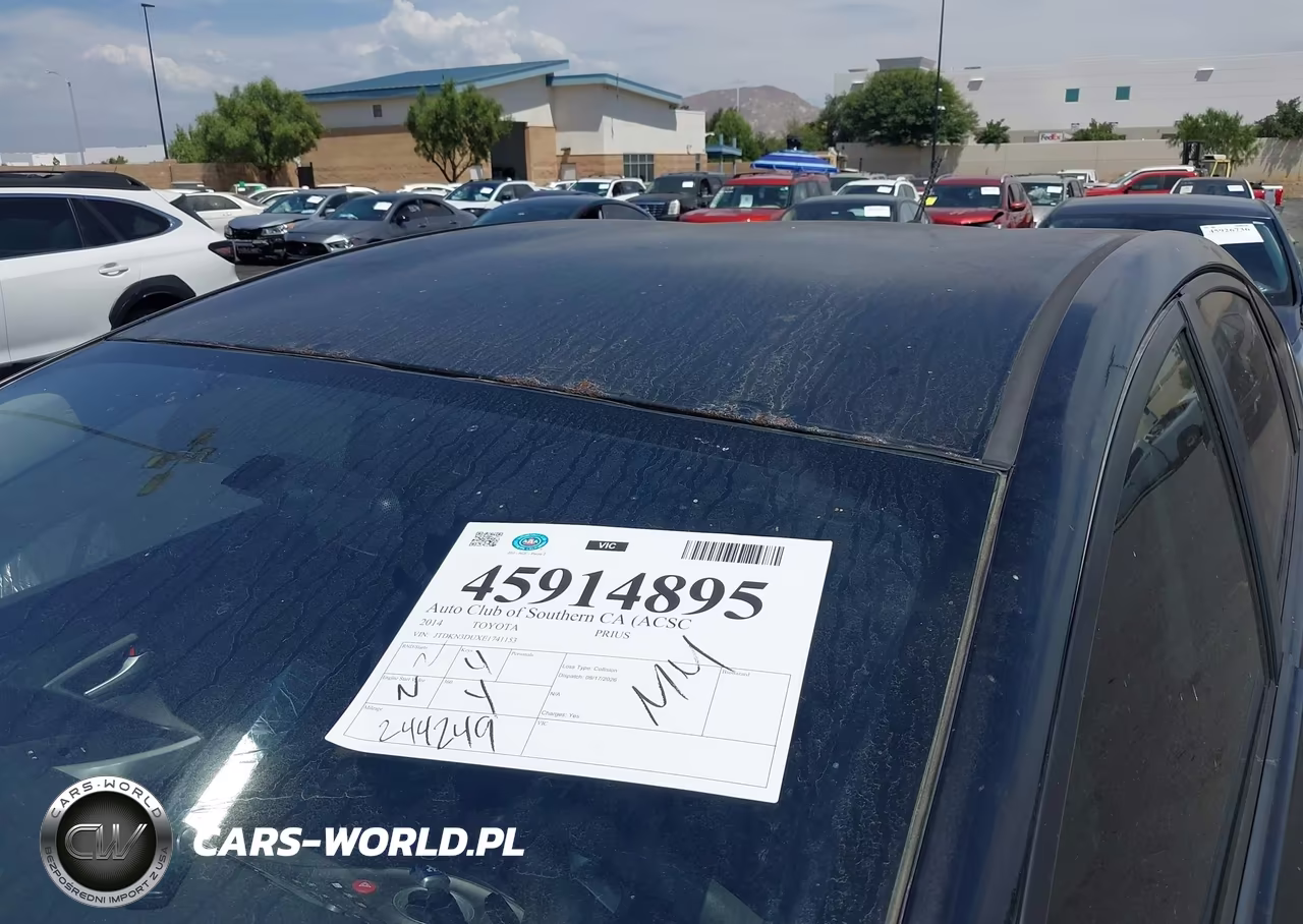 2014 Toyota Prius Two VIN:JTDKN3DUXE1741153 - 17