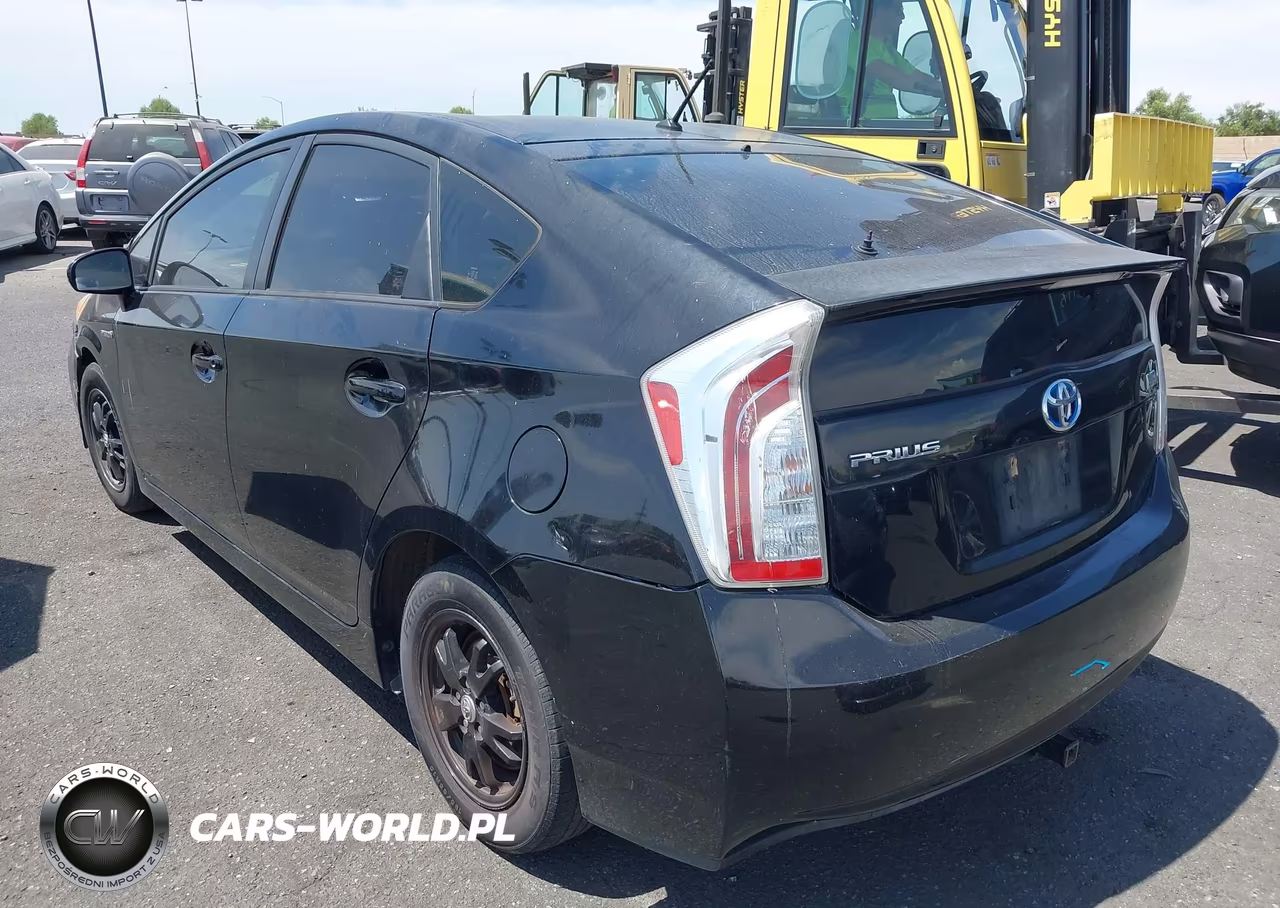2014 Toyota Prius Two VIN:JTDKN3DUXE1741153 - 3