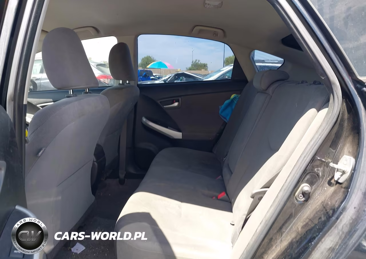 2014 Toyota Prius Two VIN:JTDKN3DUXE1741153 - 8