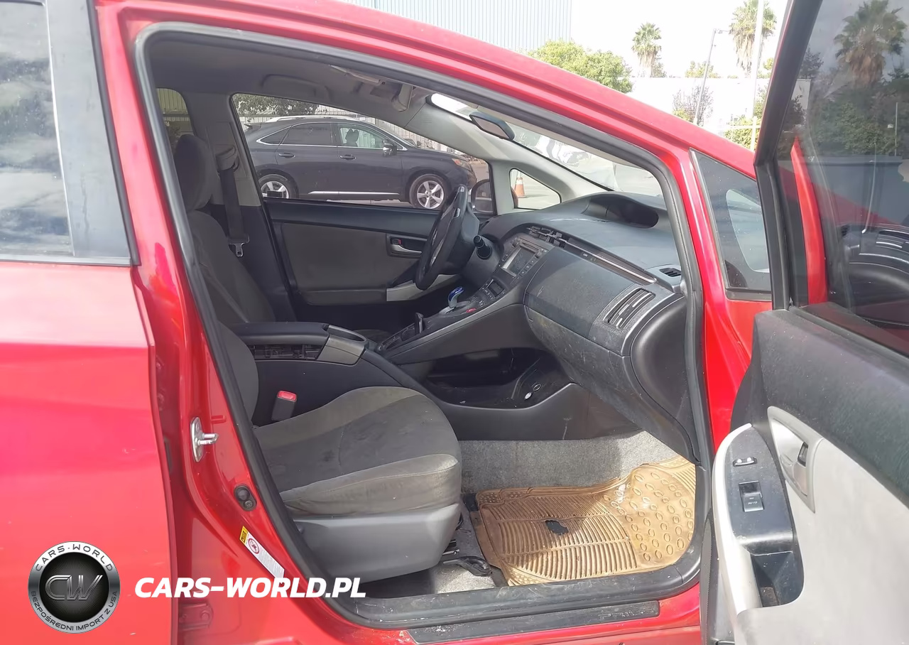 2012 Toyota Prius Two VIN:JTDKN3DU3C1506820 - 5