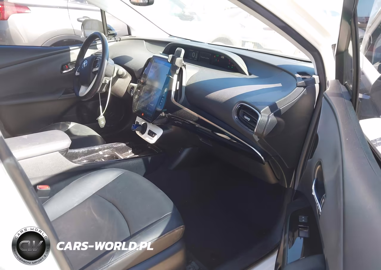 2019 Toyota Prius Prime Advanced VIN:JTDKARFP2K3116719 - 5