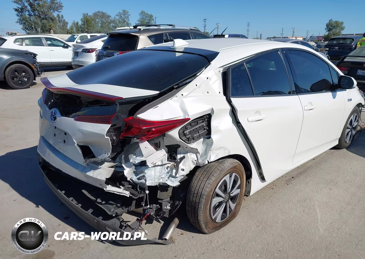 2019 Toyota Prius Prime Advanced VIN:JTDKARFP2K3116719 - 6