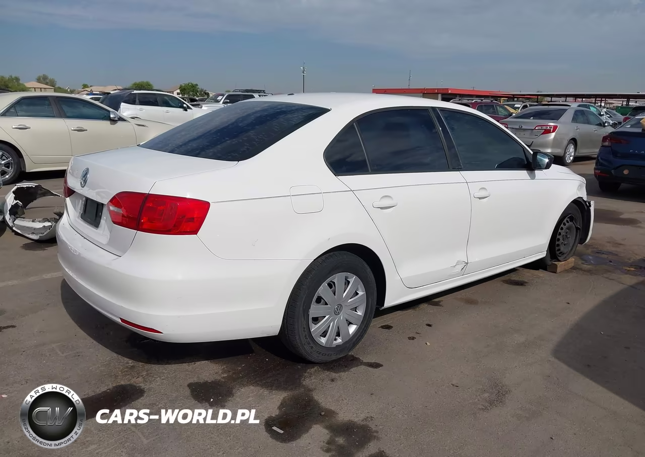 2013 Volkswagen Jetta 2.0L S VIN:3VW2K7AJ9DM384752 - 4