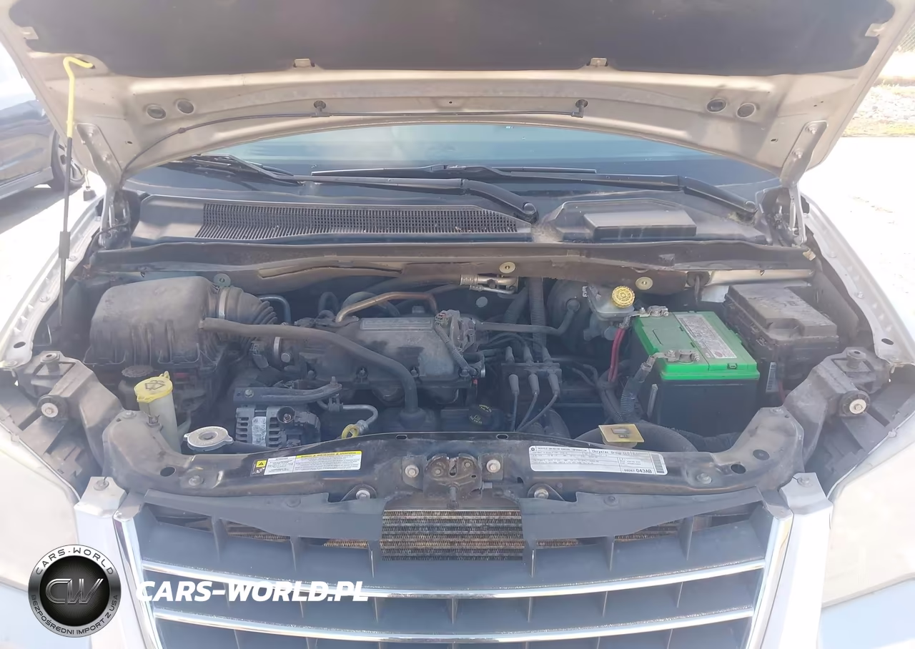 2010 Chrysler Town & Country Touring VIN:2A4RR5D11AR212811 - 10