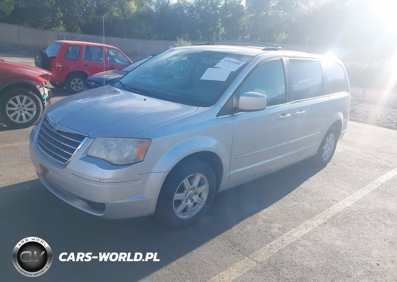 2010 Chrysler Town & Country Touring VIN:2A4RR5D11AR212811 - 2