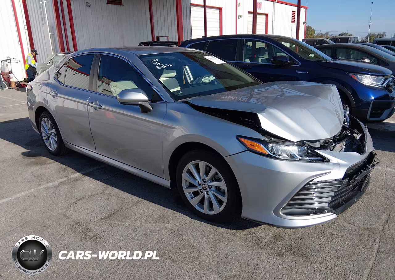 2023 Toyota Camry Le – zdjęcie 1 z 16