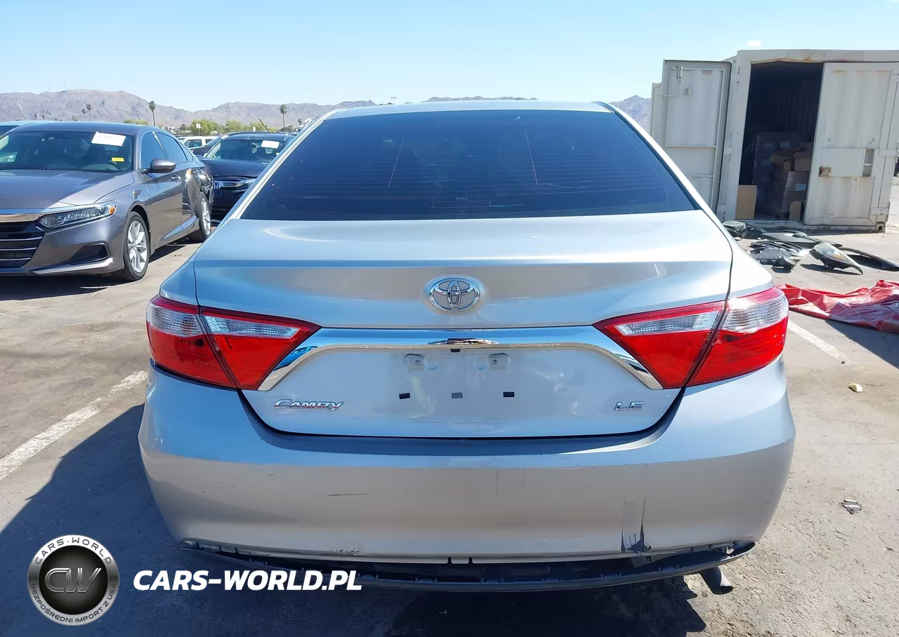 2015 Toyota Camry Le VIN:4T4BF1FK6FR505808 - 17