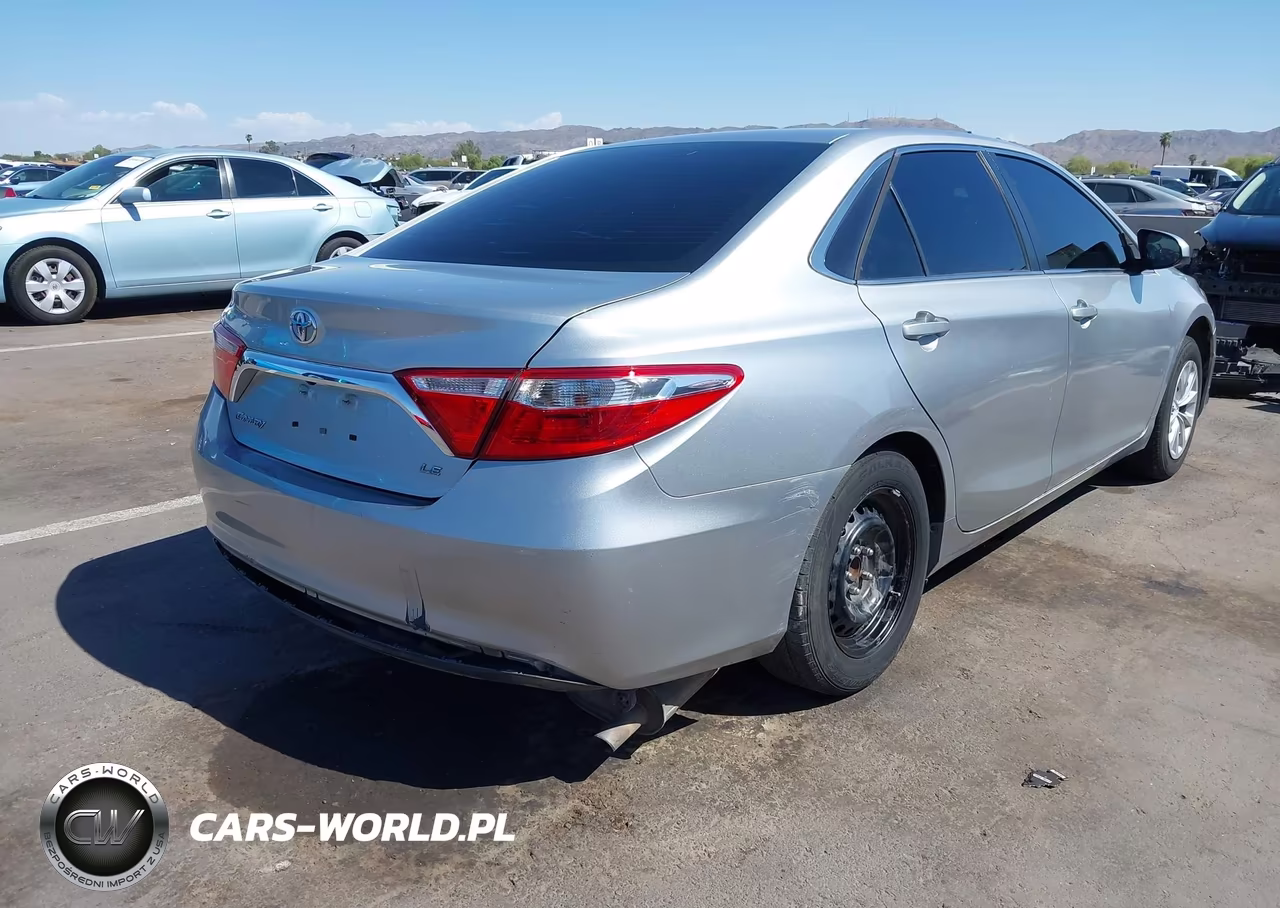 2015 Toyota Camry Le VIN:4T4BF1FK6FR505808 - 4