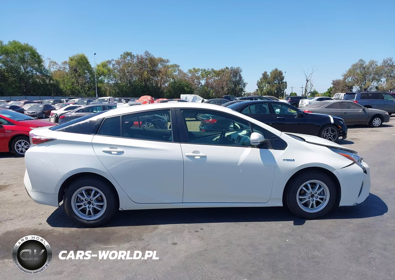 2016 Toyota Prius Two VIN:JTDKBRFU5G3006869 - 14