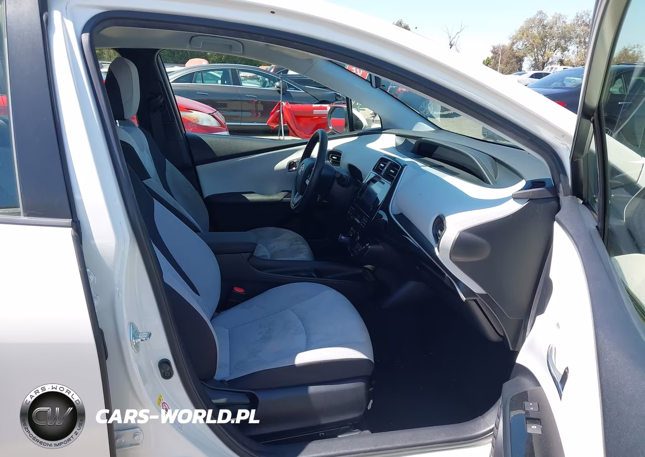 2016 Toyota Prius Two VIN:JTDKBRFU5G3006869 - 5
