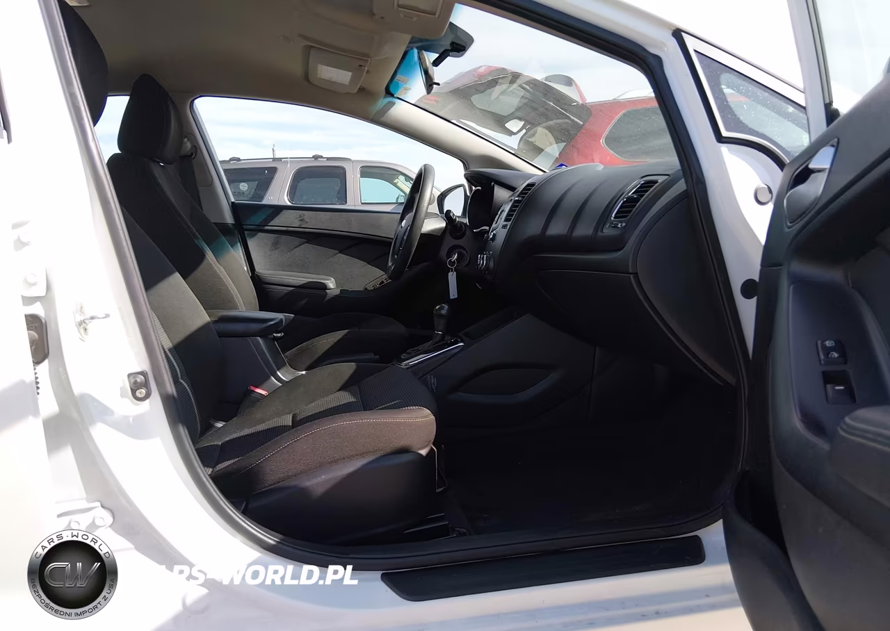 2017 Kia Forte Lx VIN:3KPFK4A74HE076864 - 5