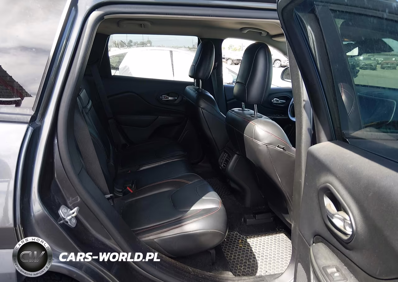 2016 Jeep Cherokee Trailhawk VIN:1C4PJMBS8GW151371 - 8