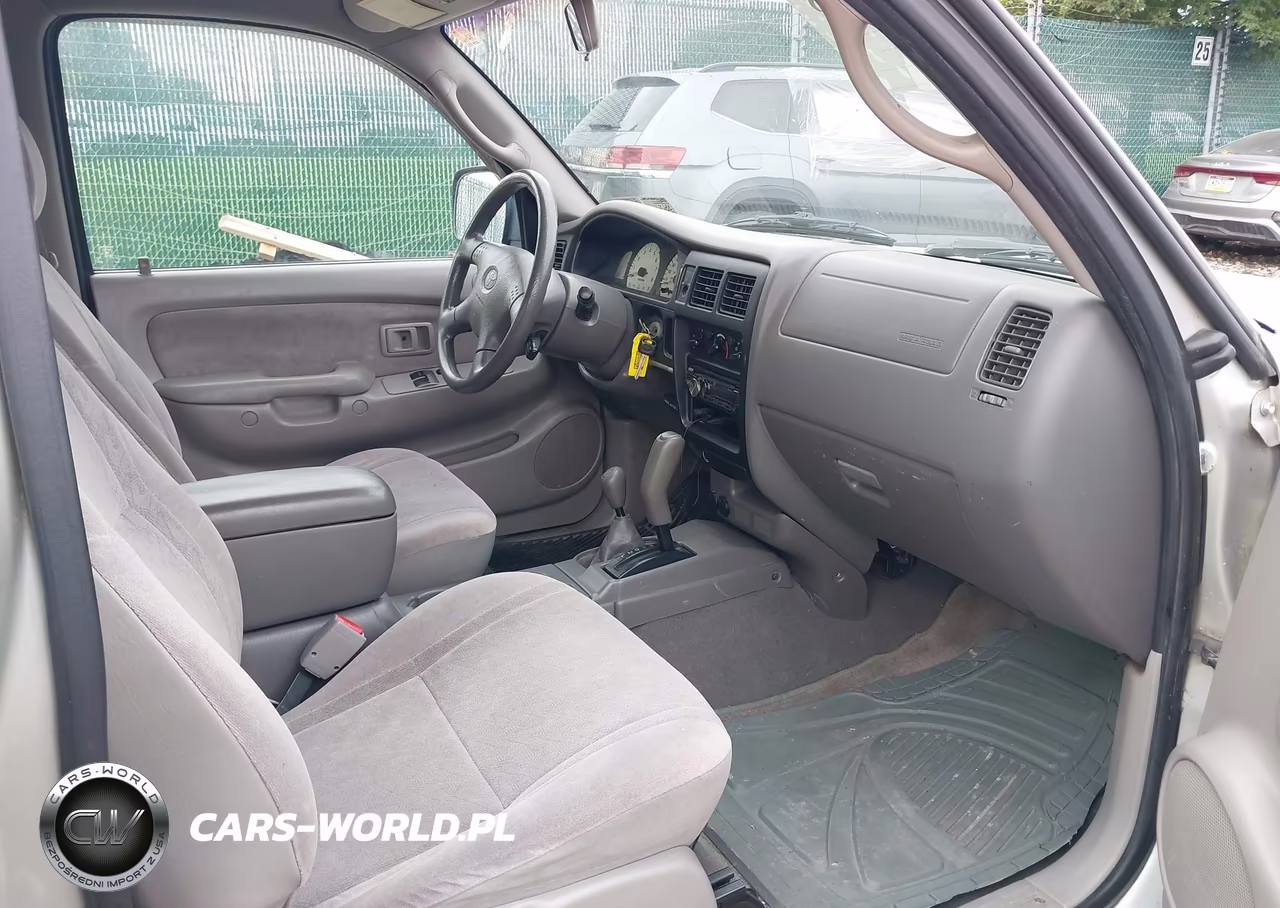 2002 Toyota Tacoma VIN:5TEWM72NX2Z111464 - 5