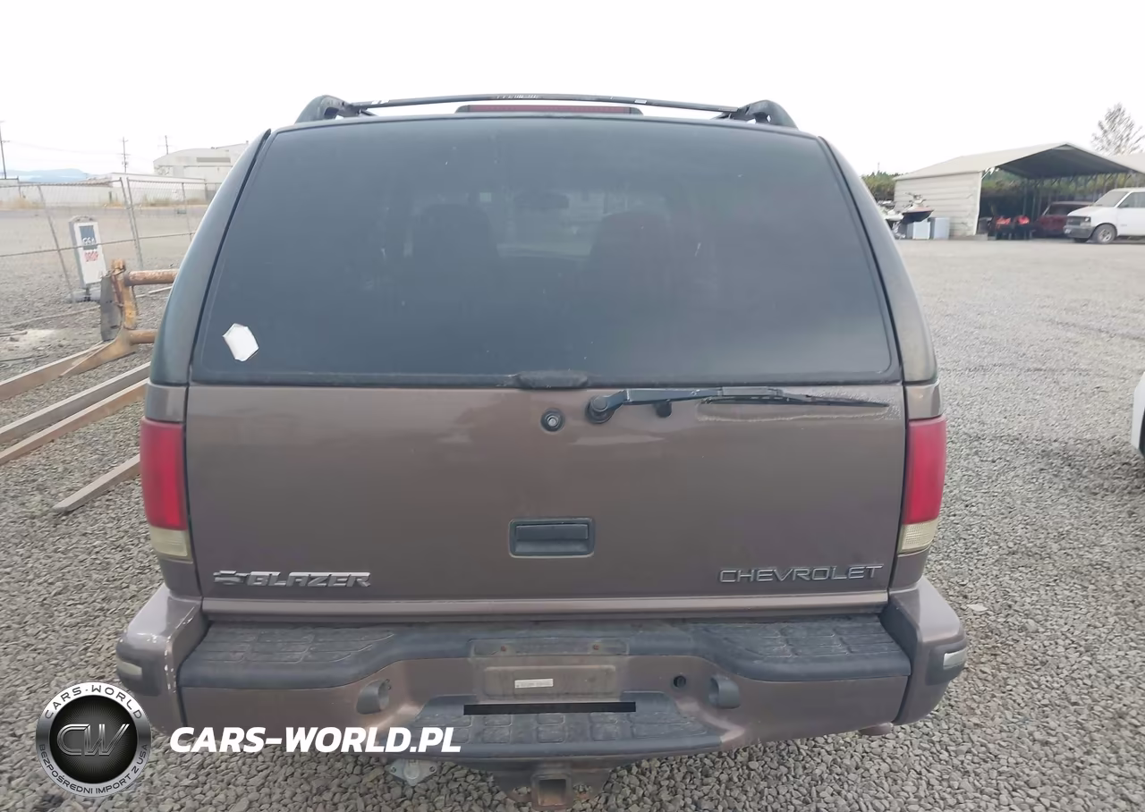 1999 Chevrolet Blazer Ls VIN:1GNDT13W3X2205557 - 16