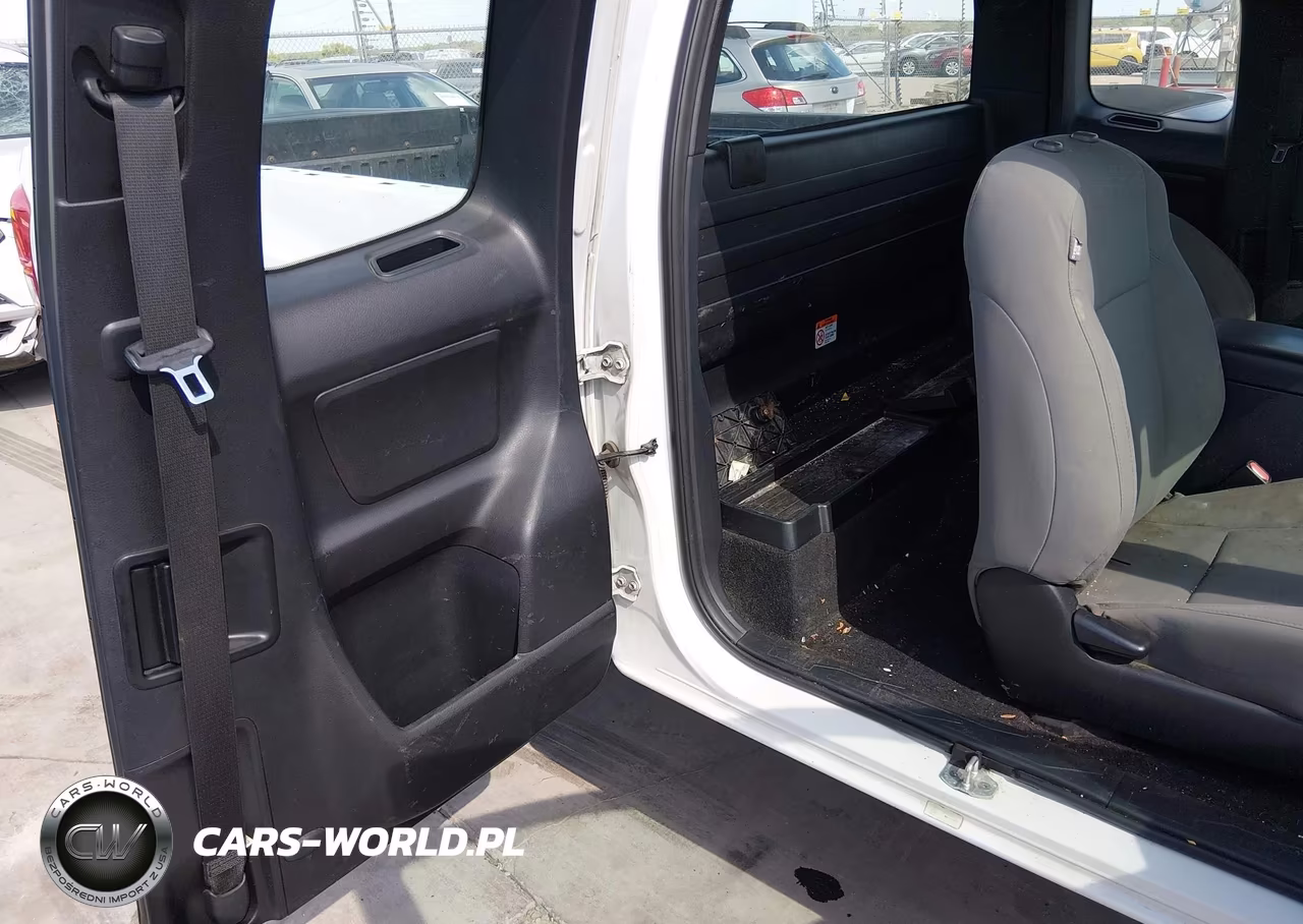2017 Toyota Tacoma Sr VIN:5TFRX5GN7HX097749 - 8