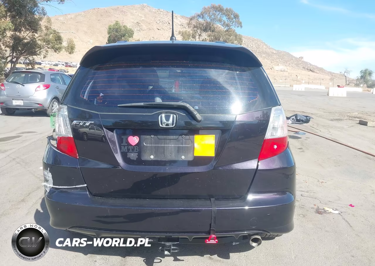 2013 Honda Fit Sport VIN:JHMGE8H52DC022566 - 17