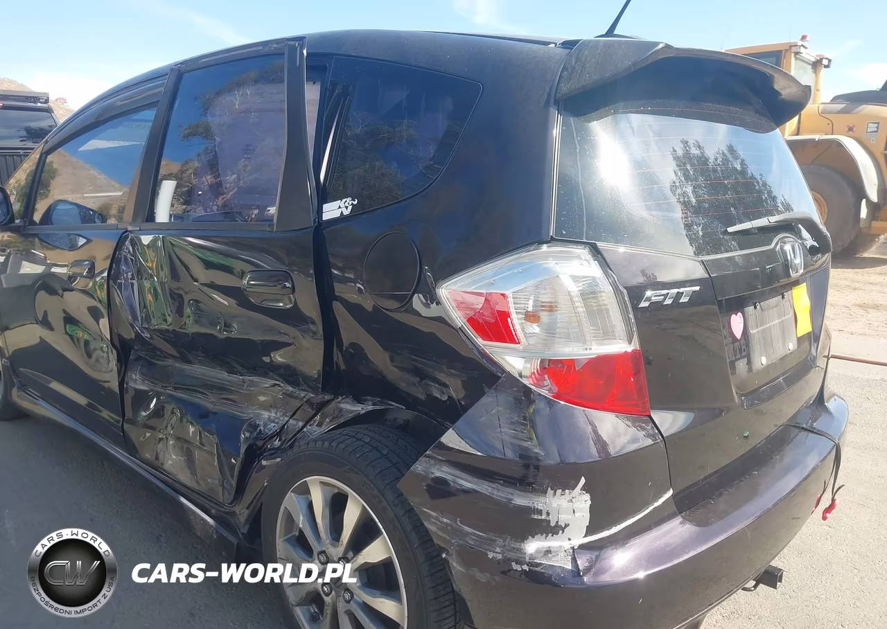 2013 Honda Fit Sport VIN:JHMGE8H52DC022566 - 6