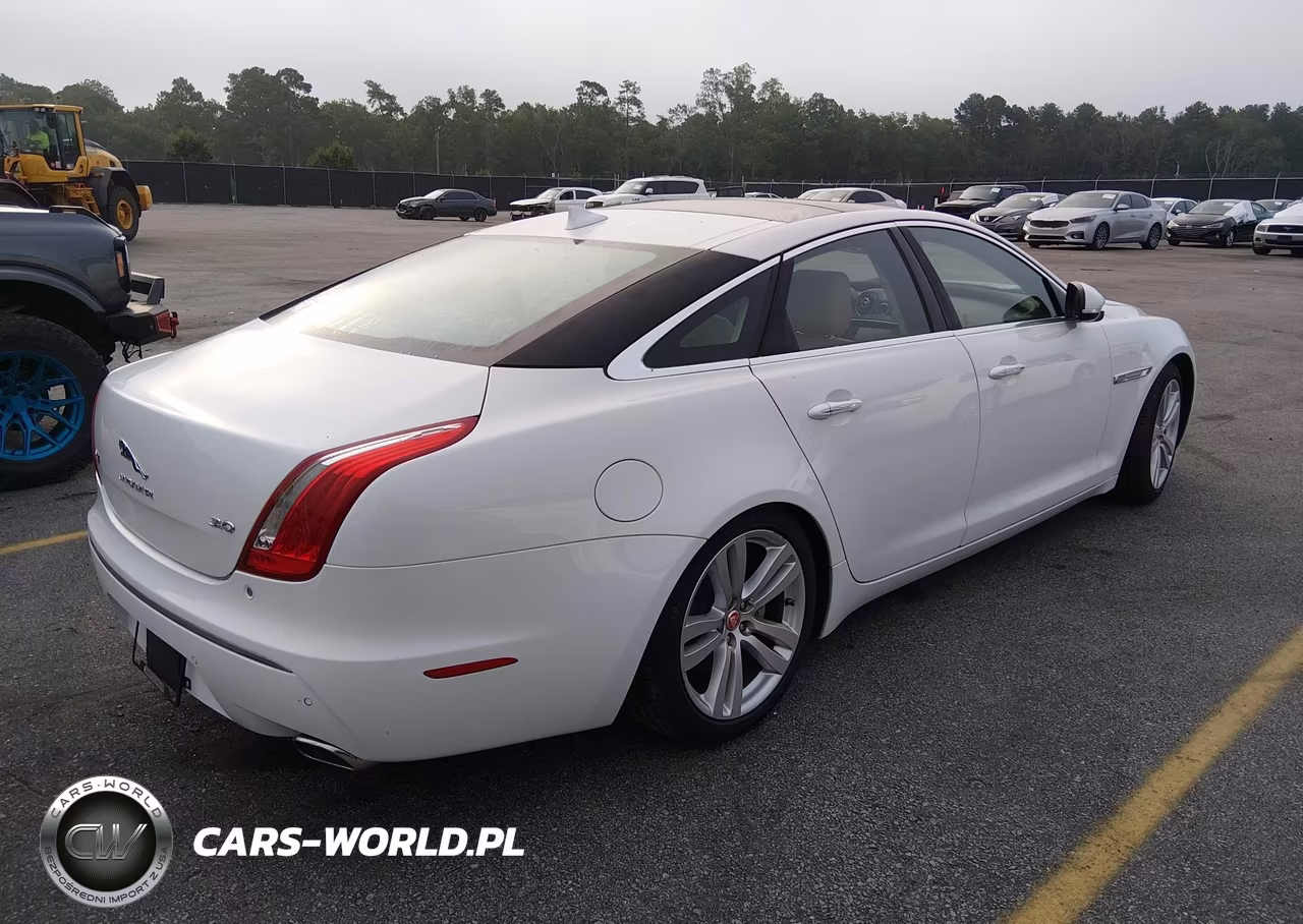2014 Jaguar Xj VIN:SAJWA1CZ4E8V66437 - 4
