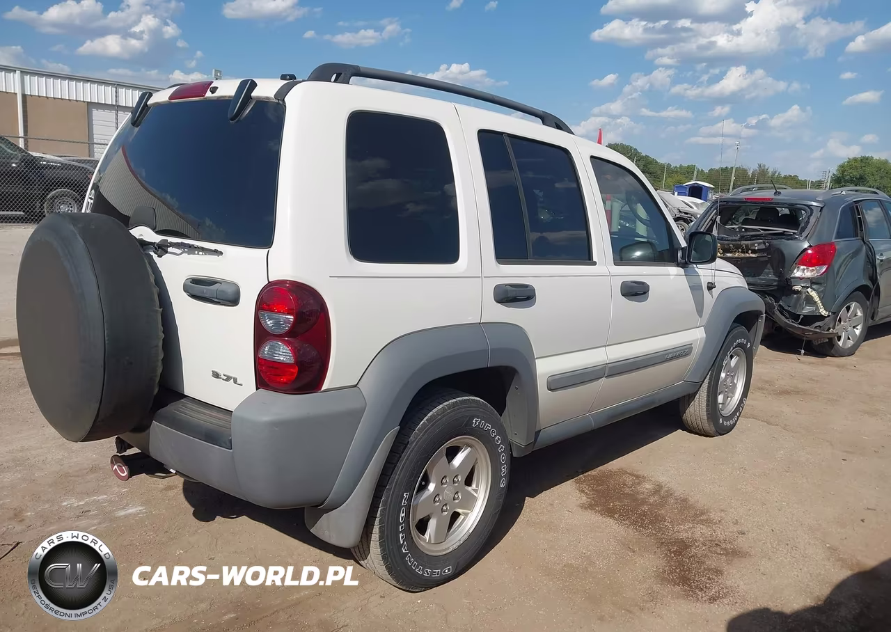 2005 Jeep Liberty Sport VIN:1J4GK48K95W510688 - 4