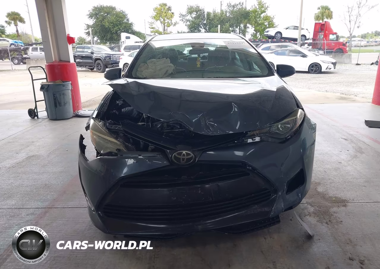 2019 Toyota Corolla Le VIN:2T1BURHE0KC199786 - 12